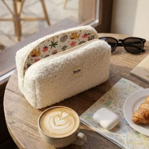 Balta teddy kosmetinė